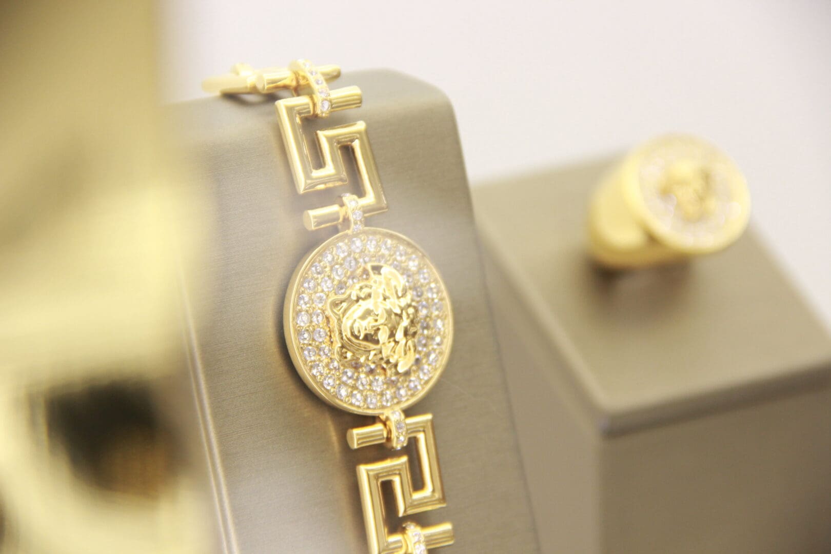 bijoux versace pour femme