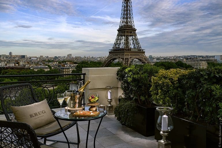 Hotel Les Bulles De Paris Hotel Les Bulles De Paris