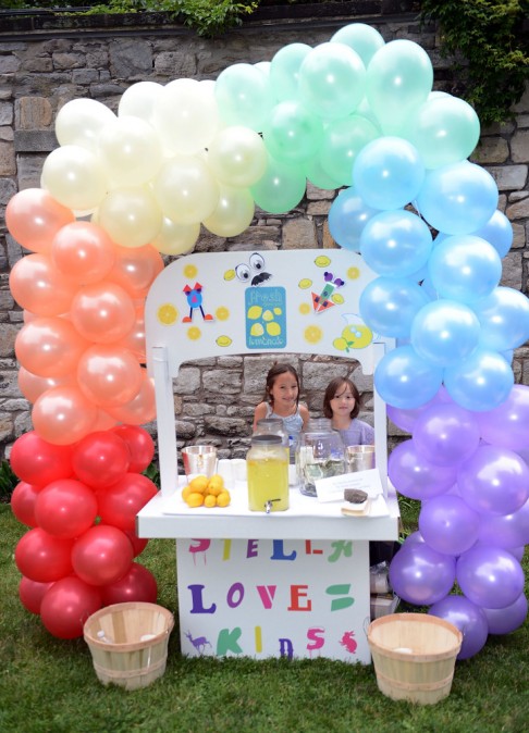 stella lemonade stand