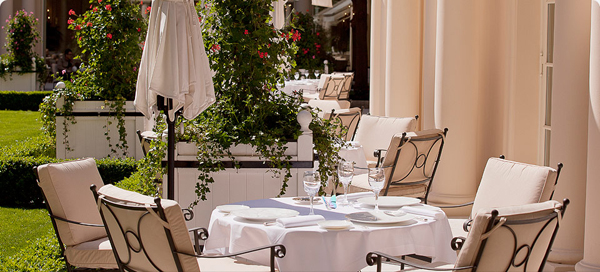 Nouvelle terrasse du restaurant Epicure Nouvelle terrasse du restaurant Epicure