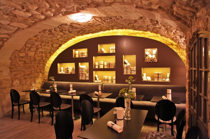 Salle du petit dejeuner à l'Hotel Verneuil, Paris 