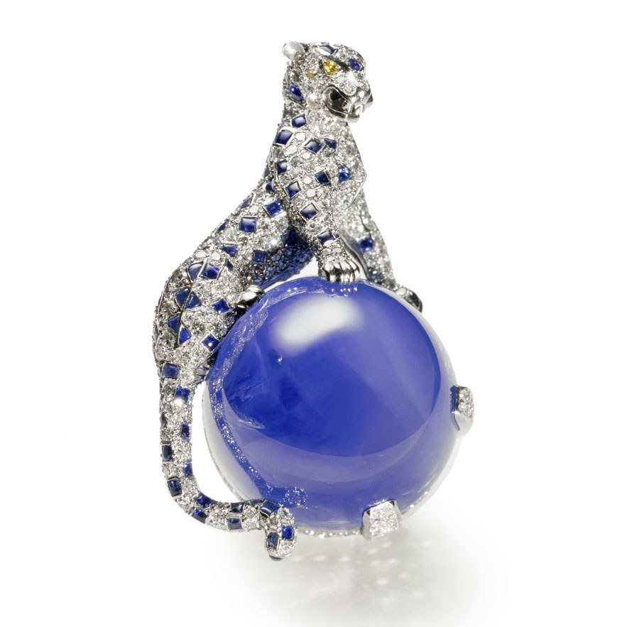 Broche-pince Panthère Cartier Paris, 1940, en platine, or blanc