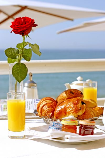 Petit déjeuner - Terrasse de la Vague d'Or - Les Sablettes