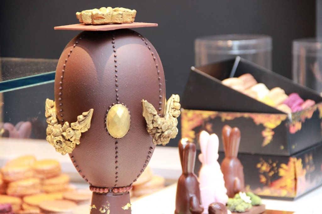 L’Œuf Fabergé avec lequel vous pourrez apprécier le parfum enivrant d’un délicieux chocolat noir. 49 euros.