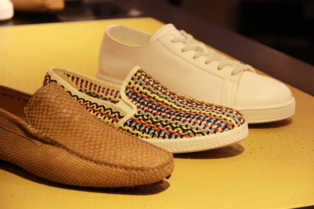 Mocassin Santoni 350 euros, Slip on multicolore Riviera 85 euros, Basket Santoni 295 euros