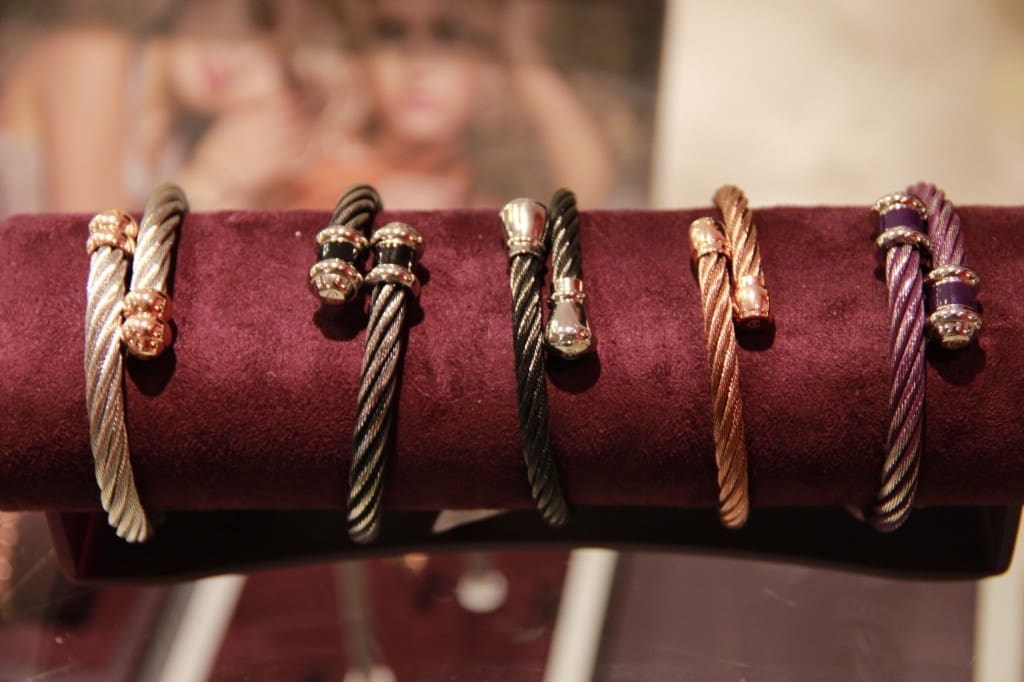bracelets bijoux, câbles marins, à partir de 160 euros.