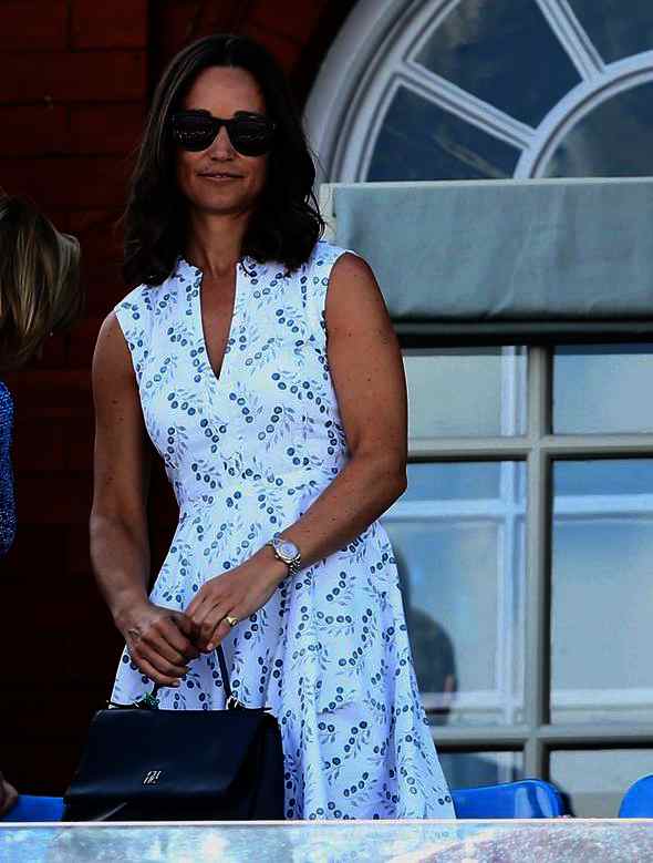 Pippa Middleton fan du sac Minueto CH Carolina Herrera