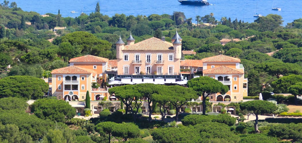 Brigitte Bardot au Château de la Messardière à SaintTropez FIRSTLUXE Brigitte Bardot au Château de la Messardière à SaintTropez FIRSTLUXE