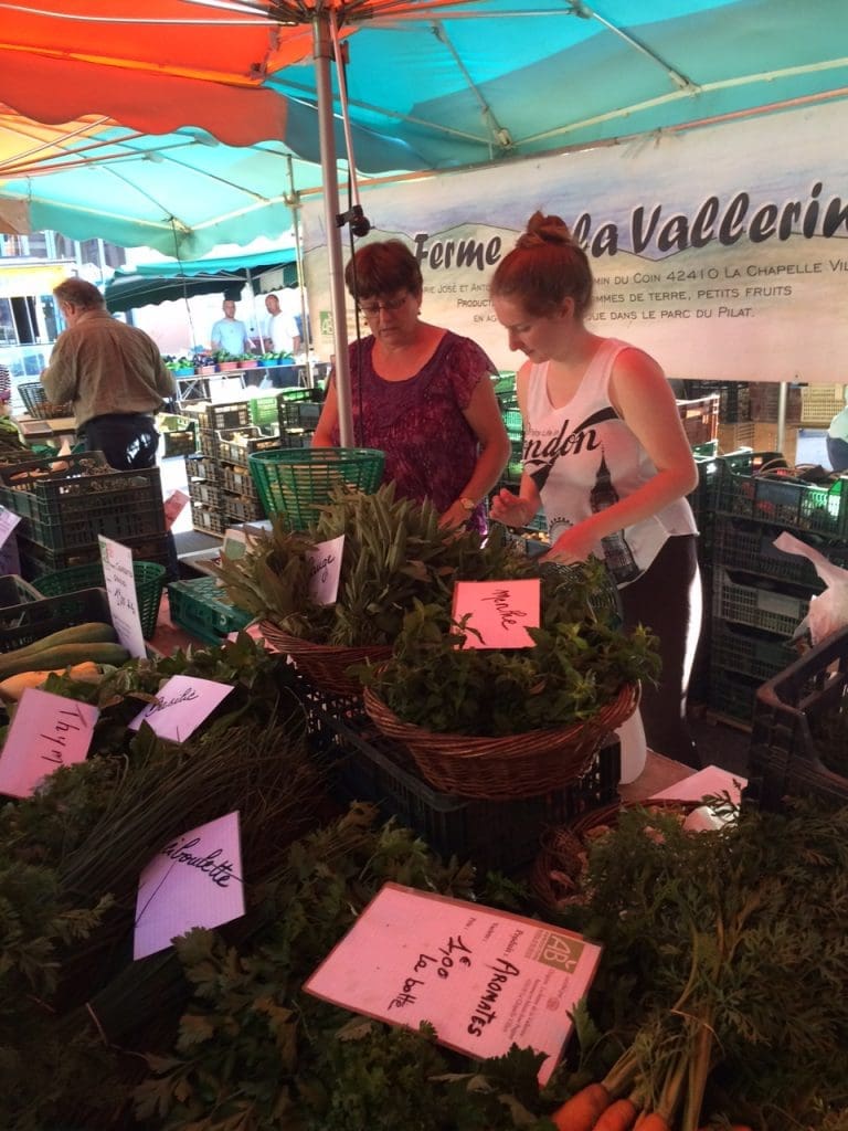 Les fournisseurs du chef au  marché de Vienne