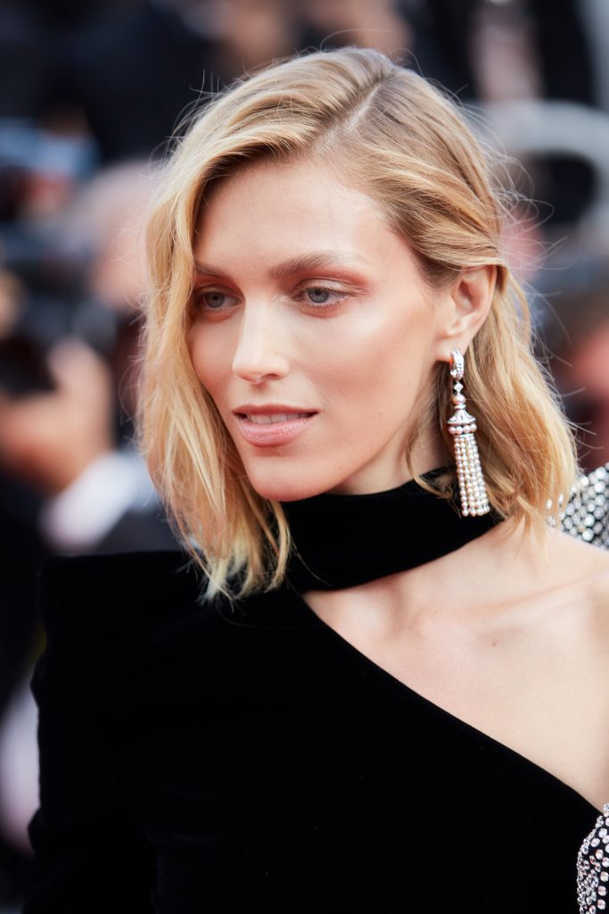 CANNES, FRANCE - MAY 21: Anja Rubik attends the "The Meyerowitz Stories" screening during the 70th annual Cannes Film Festival at Palais des Festivals on May 21, 2017 in Cannes, France. (Photo by Kristina Nikishina/Epsilon/Getty Images)
