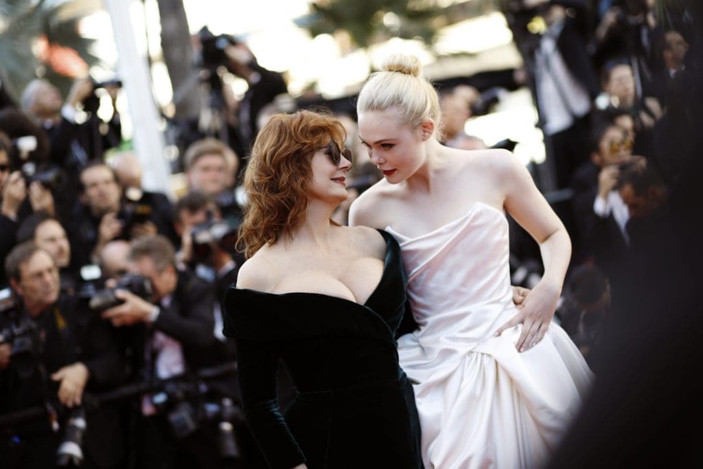 Susan Sarandon et Elle Fanning, at Palais des Festivals on May 17, 2017 in Cannes, France.