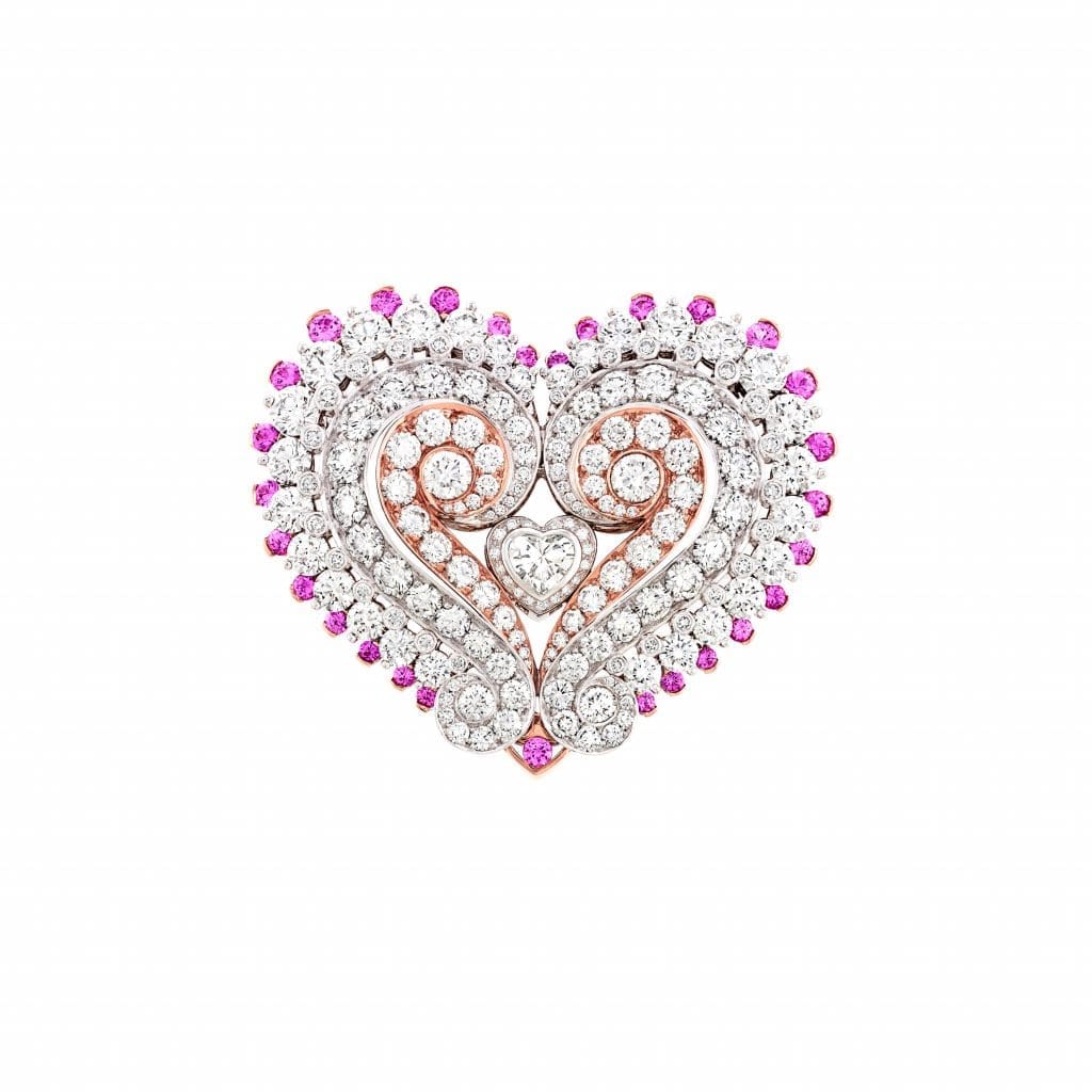 Amour retrouvé Or blanc, or rose, diamants, saphirs roses. Motifs d’oreilles transformables.