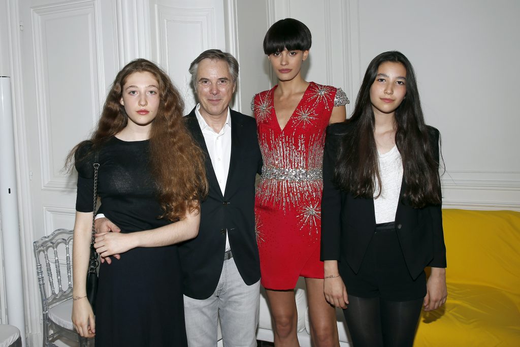 Koukla Lapidus, Olivier Lapidus, avec ses deux filles Koukla et Milla et la top model Alisar Ailabouni. Getty Images 