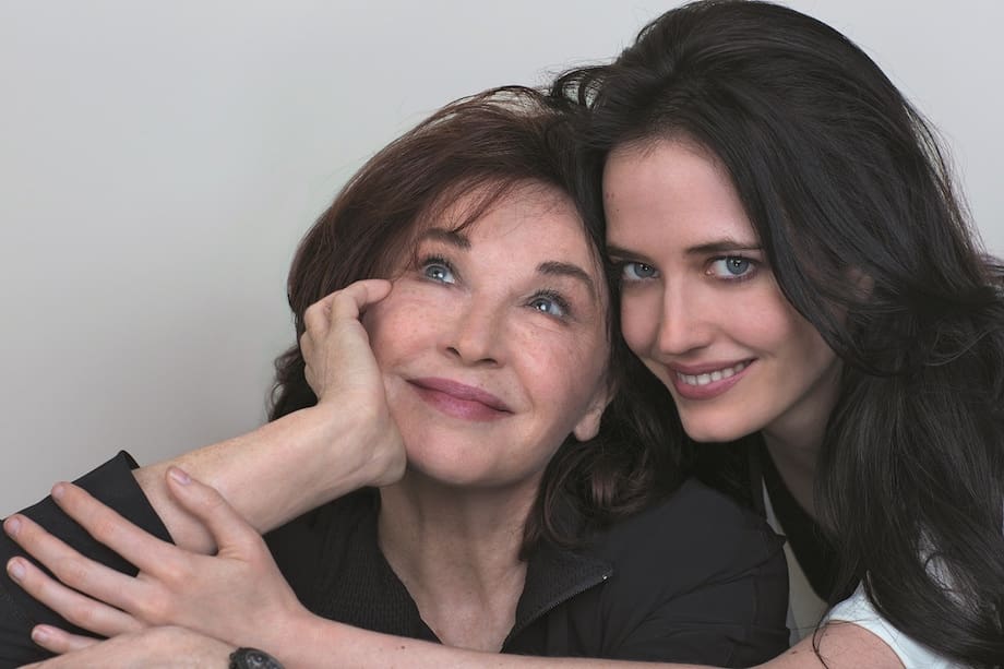Eva Green Et Sa Soeur Jumelle Joy Marlène Jobert et Eva Green racontent la Belle et la Bête - FIRSTLUXE