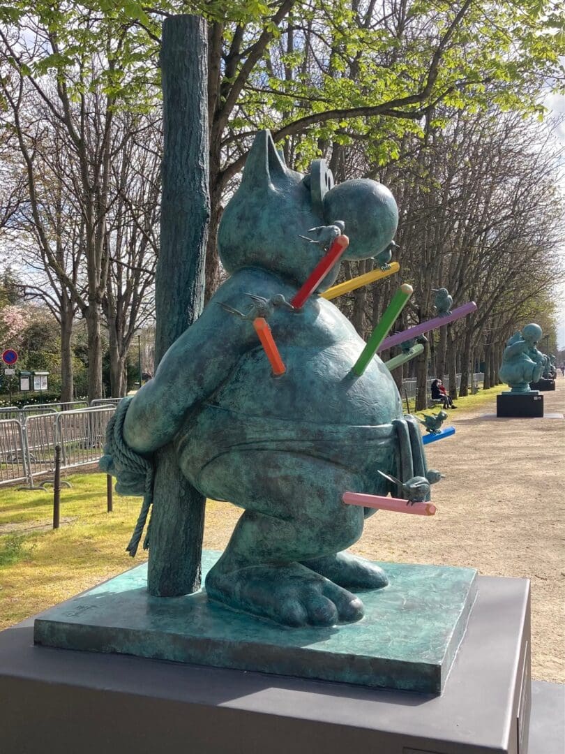 Philippe Geluck Promene Son Chat Sur Les Champs Elysees Firstluxe